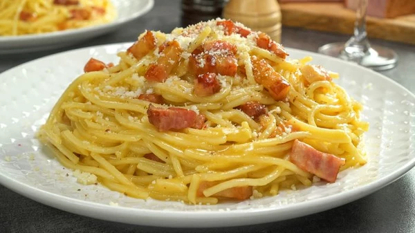 Cestoviny carbonara so slaninou: recept krok za krokom